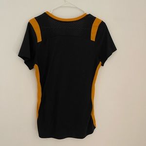 Women’s Pittsburgh Steelers shirt